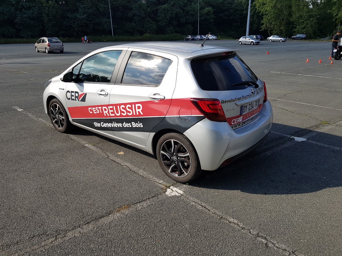 Auto-Moto-Ecole - CER Révolution Permis - N°1 du Permis Accéléré