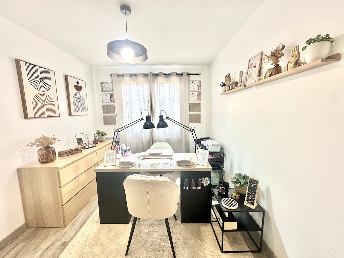 Joyllie Nail Studio