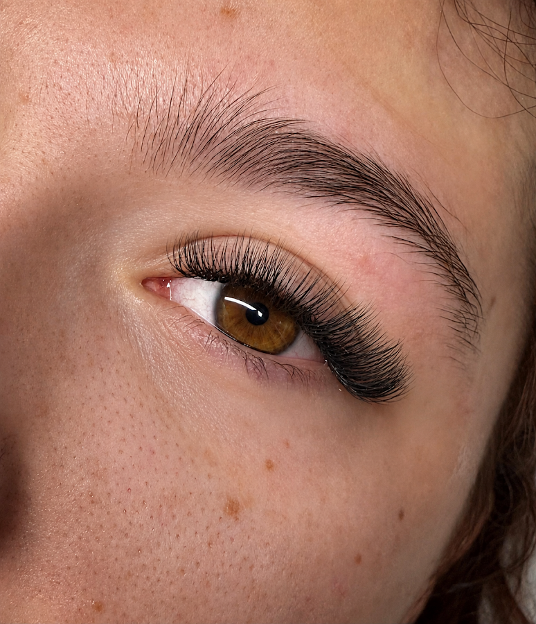 La Beauté de Céleste – Extensions de cils & Soins du visage à Béthune