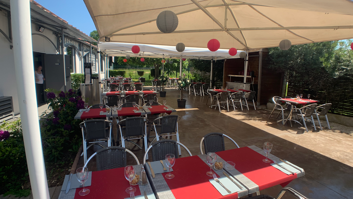 Tout le Monde à Table