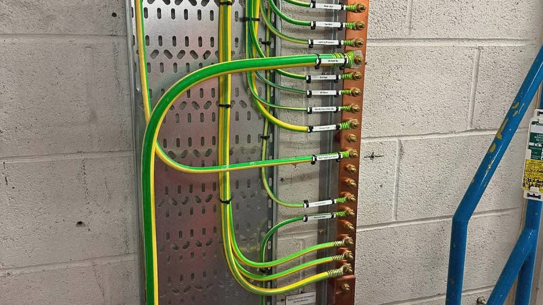 M SERVICES - électricité général , et domotique dépannage 24/24 7/7