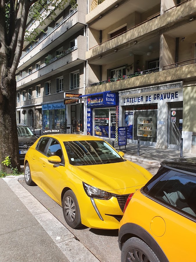 Auto école Grenoble SMILE PERMIS Permis accéléré Auto Moto