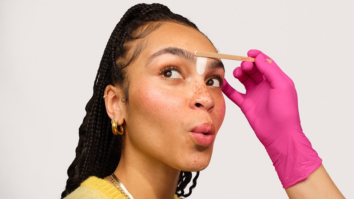 Benefit BrowBar Bar à Sourcils - Nantes Saint Sebastien