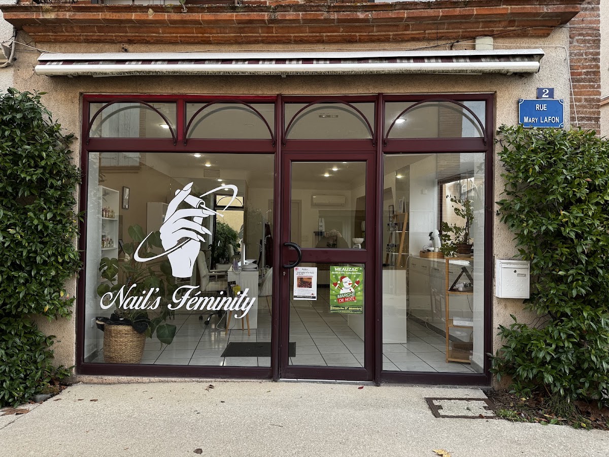 Chez Lulu – Prothésiste ongulaire ( Nail’s féminity )
