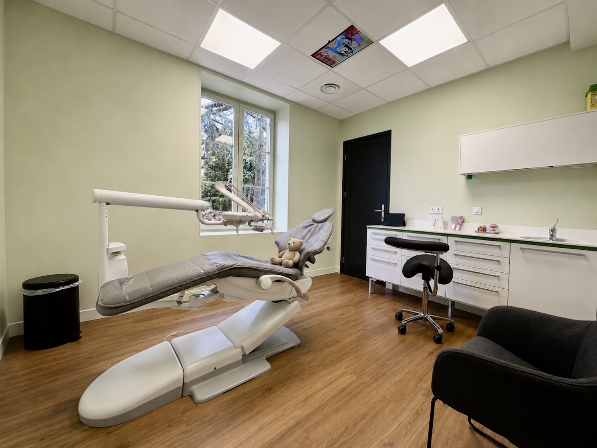 Cabinet dentaire Radiant - Pôle Pédodontie et Endodontie - Dr BOROS, Dr TERZIBACHIAN