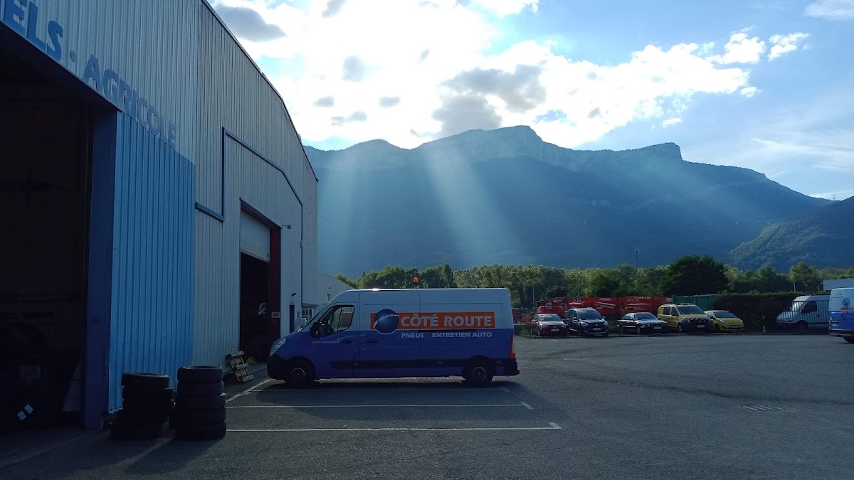 Côté Route Fontanil-Cornillon by First Stop