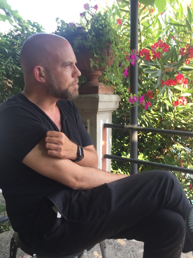 Dr. Tom Van der Vurst