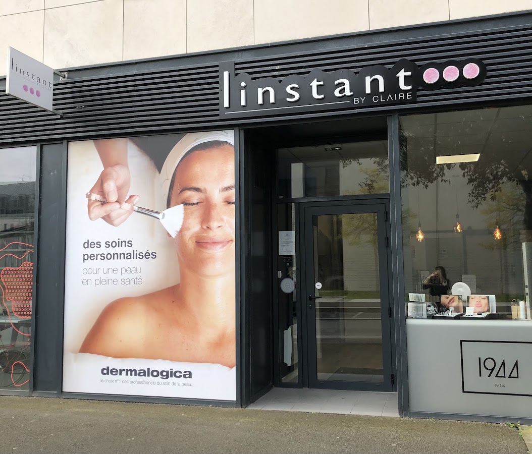 Linstant by Claire