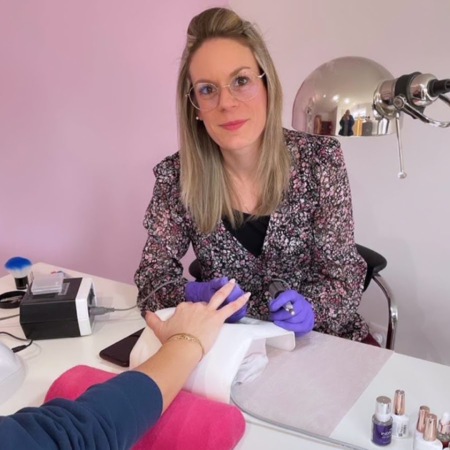 Laura L’Nails