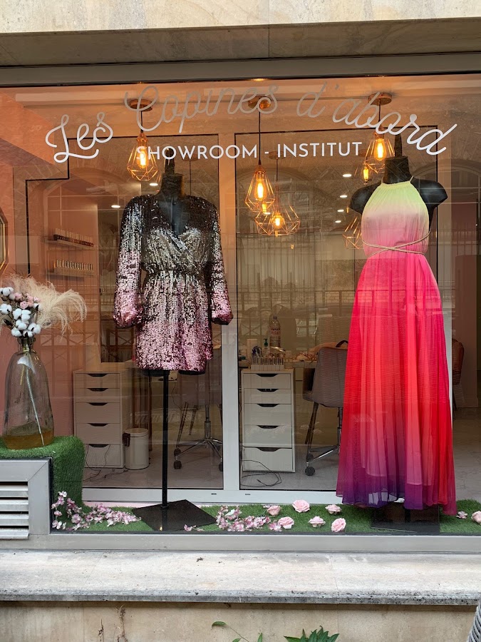 Location robe de soirée - beauté - Manucure - Onglerie - Nails - Location robe Paris - 94 -dress-vernis Onglerie sur RDV
