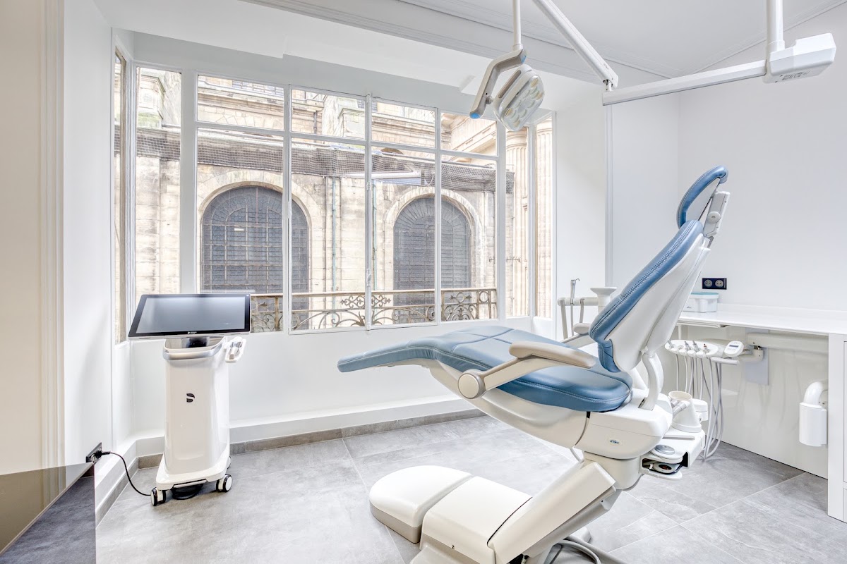 Dr Jonathan Gucciardi Dentiste Paris 6