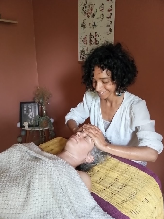 Le Repos des Mères-Veilleuses - Agathe TROCHAUD - Réflexologue - drainage lymphatique - massages bien-être