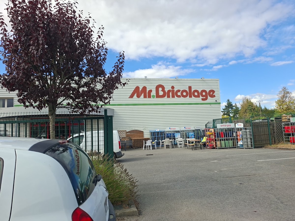 Mr.Bricolage Sees