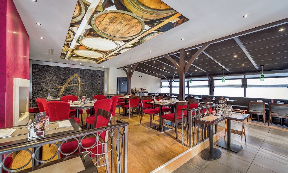 La Taverne - Table de caractère - Saumur
