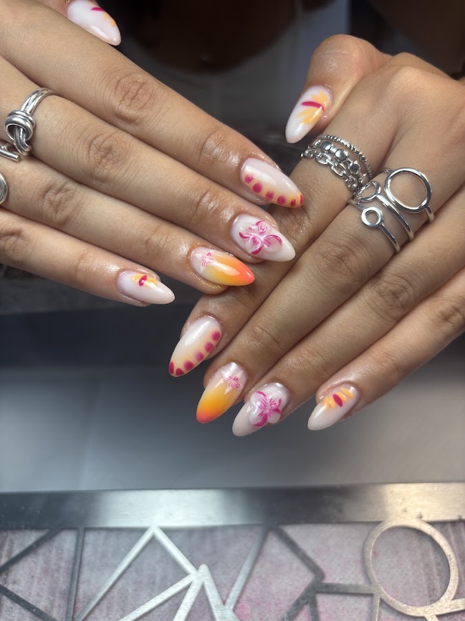 Glowrynails