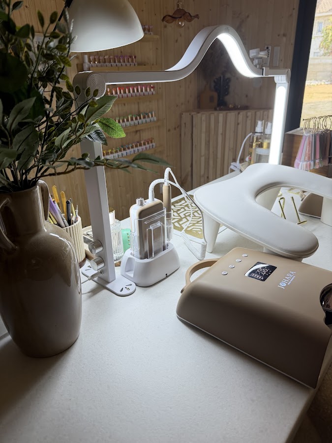 Glossy Studio by D