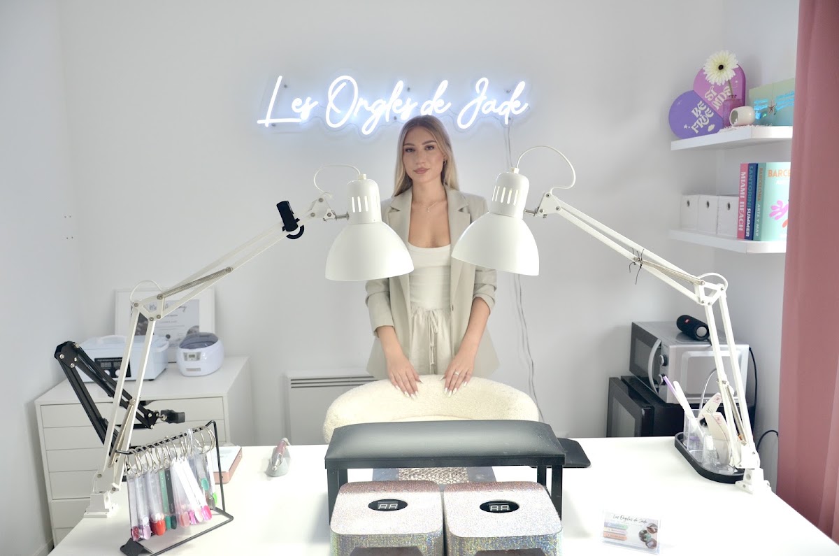 Les Ongles de Jade • FORMATION & ONGLERIE