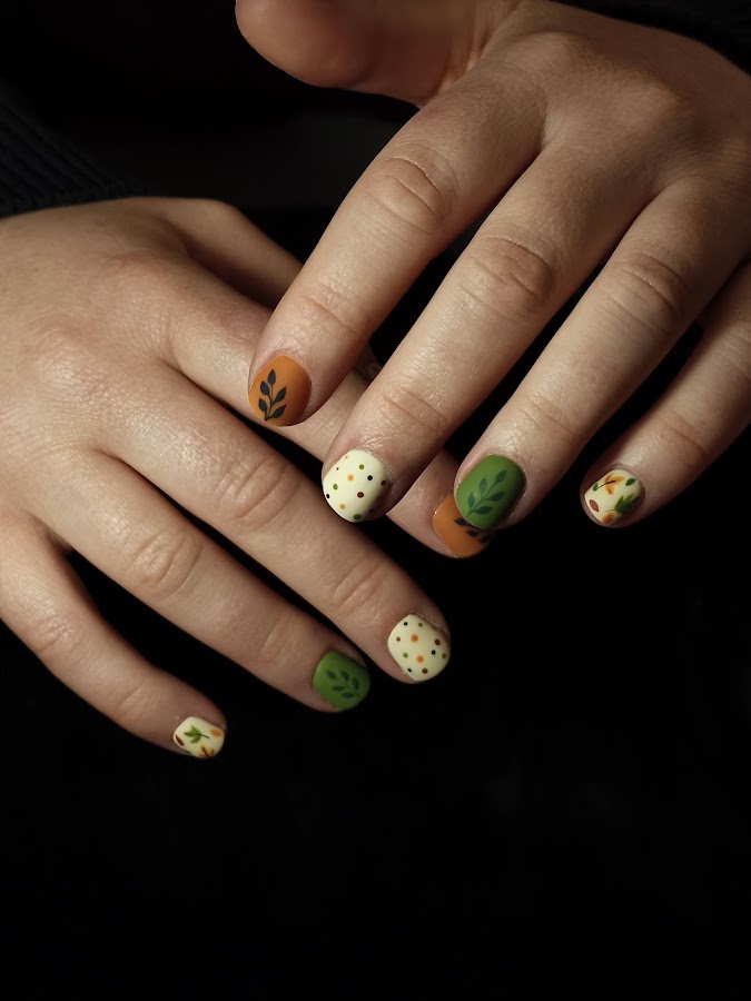 Oui nails. (Salon des ongles)