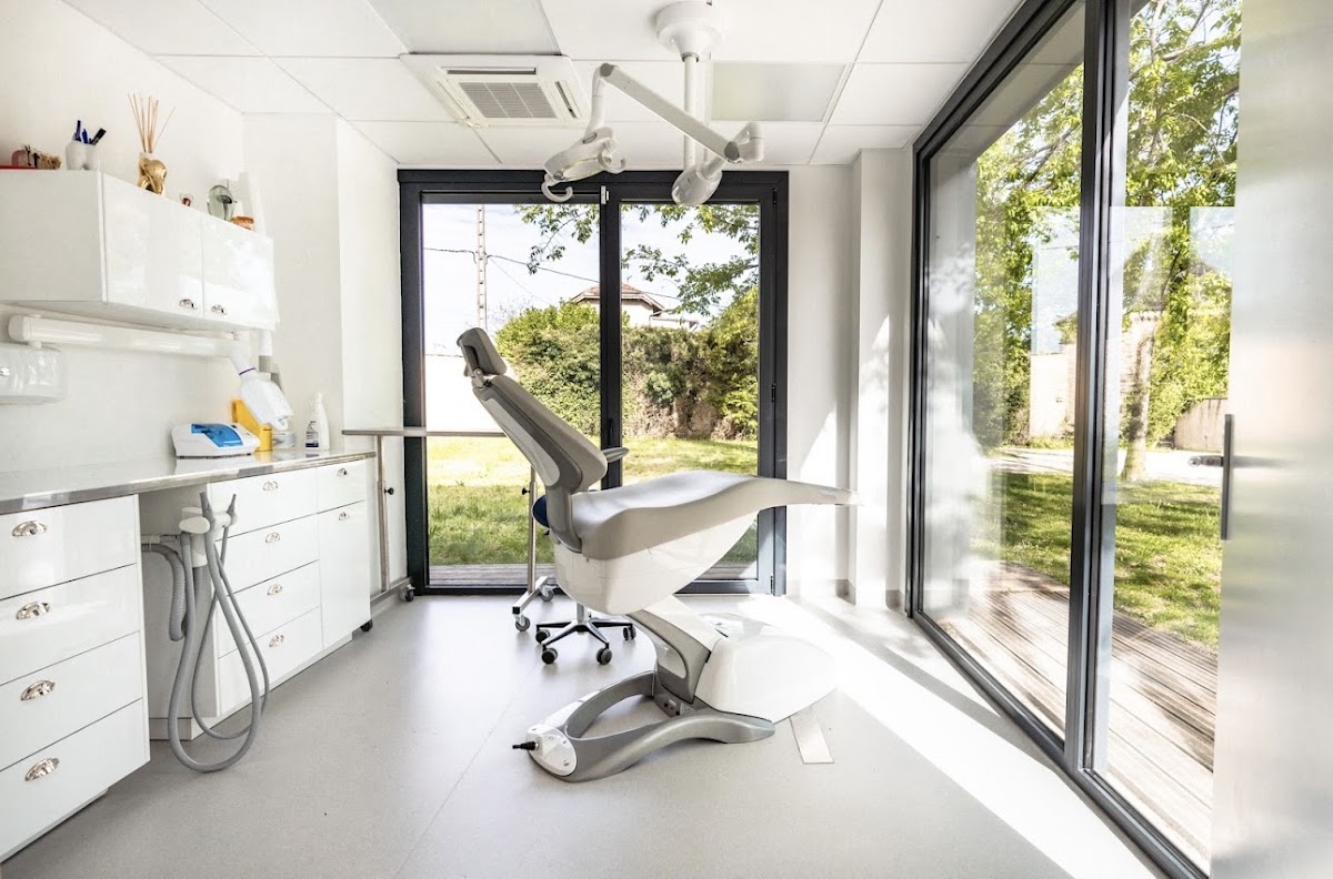 Dr Erika ROUSSET - Maison du Sourire