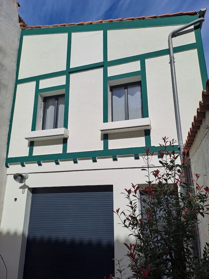 HD peinture et toiture Artisan peintre a la rochelle - rénovation