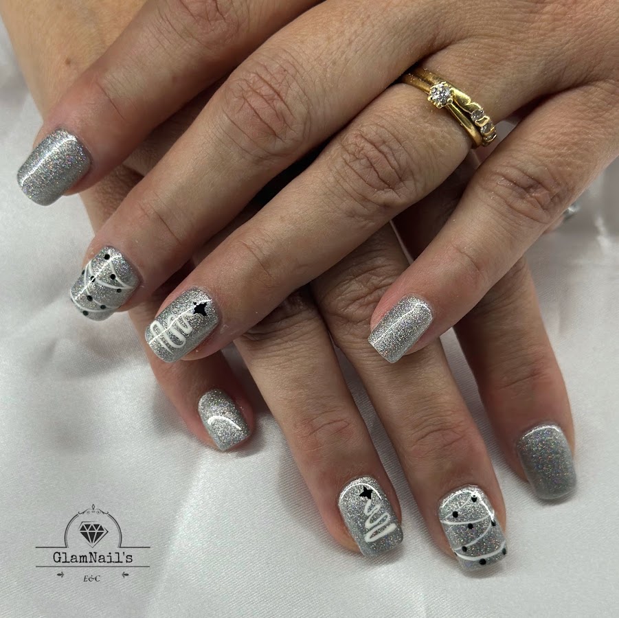 GlamNail’s