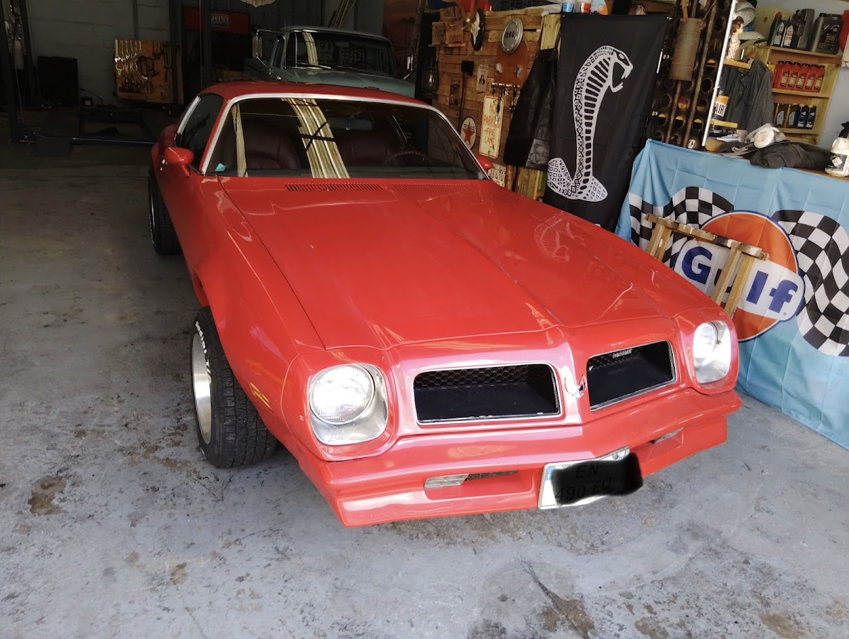 GARAGE L' Atelier de Delphin Classic Car Garage