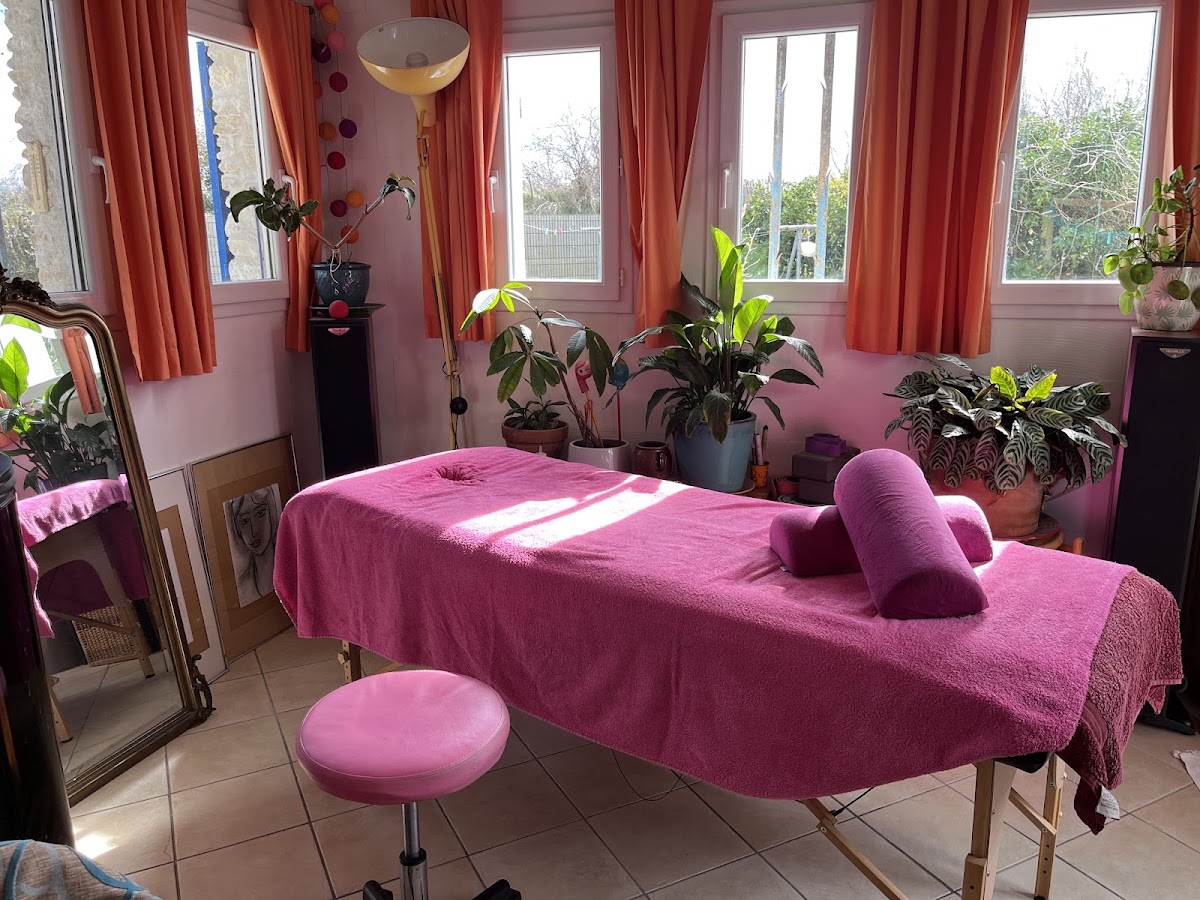 Fleur de Basly - massage bien-être - soins traditionnels chinois - Qi Qong - Oléron