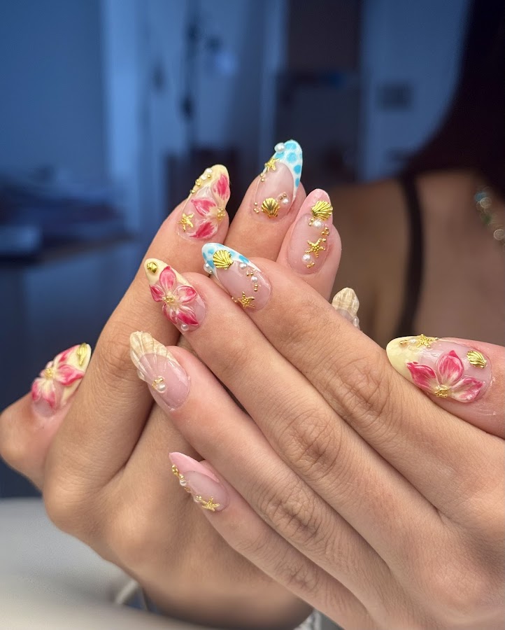 Aalru's Nails