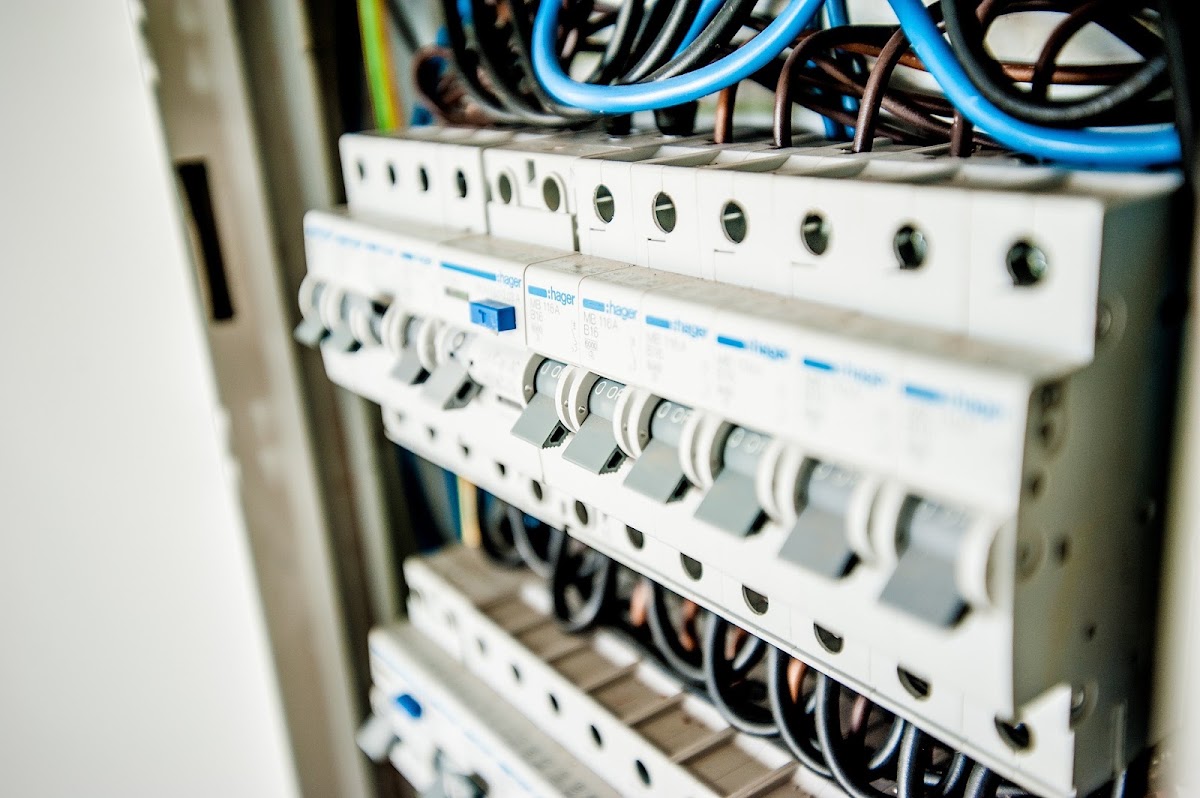 IDE - Installations, Dépannages électriques