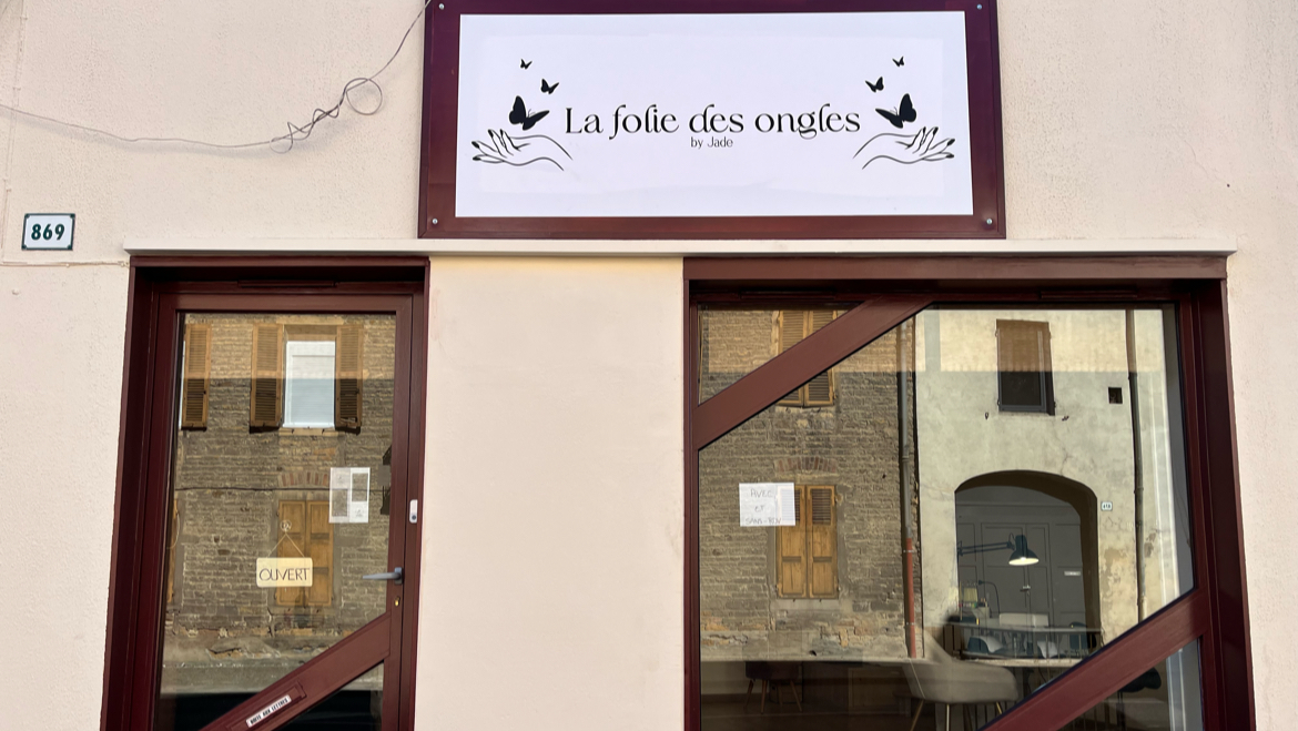 La folie des ongles / Les ongles de Julie