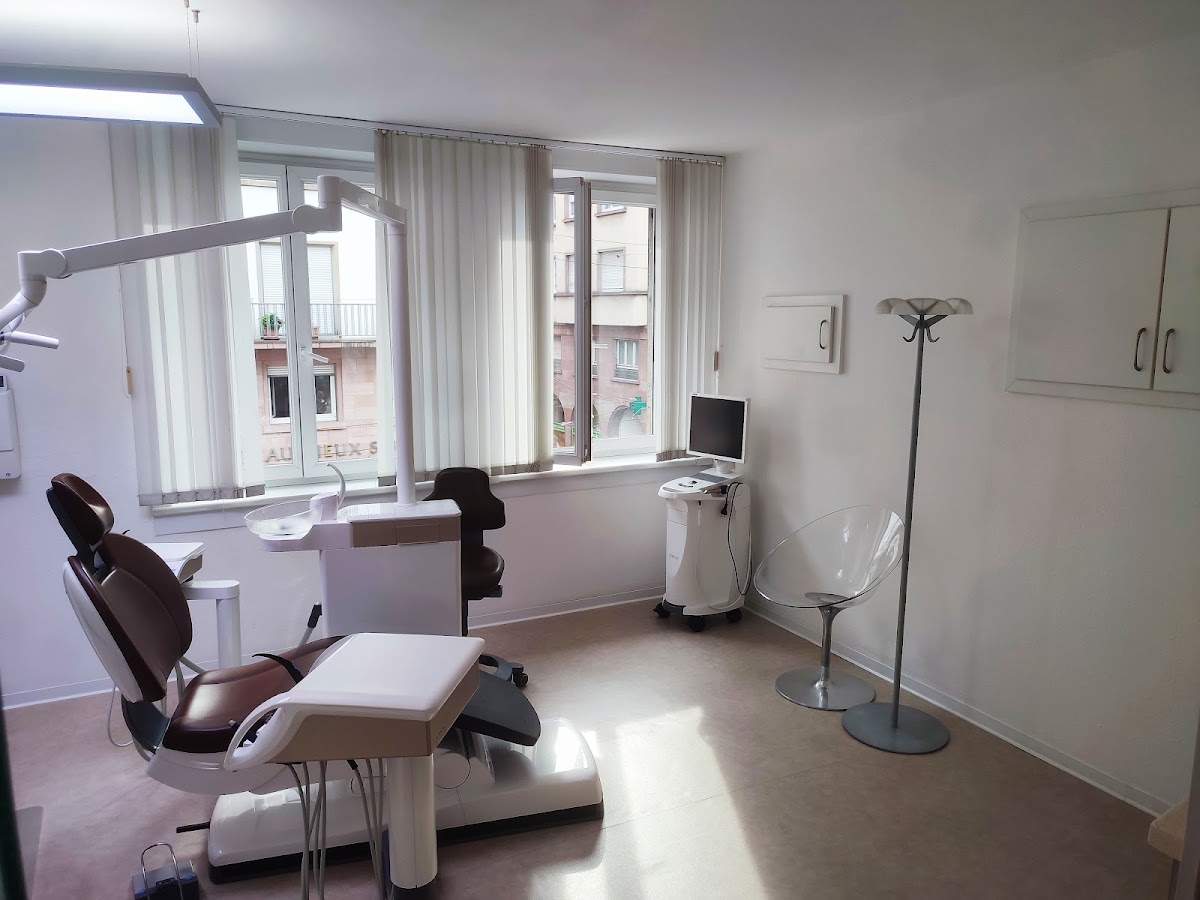 Cabinet de Chirurgie-Dentaire Dr Ezeckiel BOTBOL