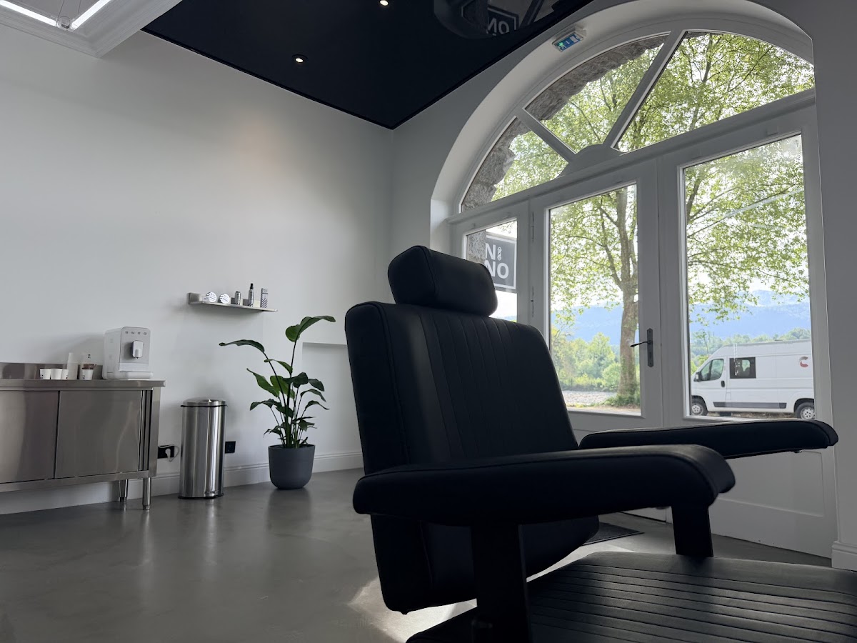 Nino barber store