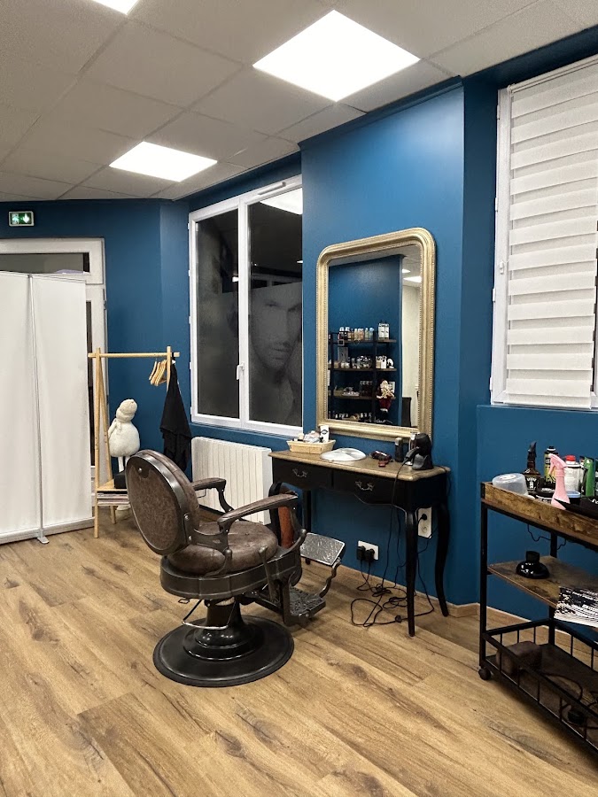 Atmosphère Coiffure, Barbier « Sylvie Petit-Poisson » kydra botanique, kydra le salon, Hair Spa, botox hair, sun institute