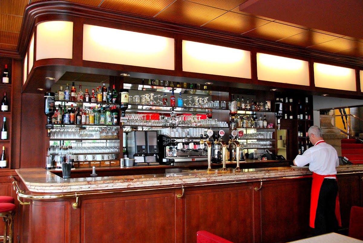 Le Grand Café