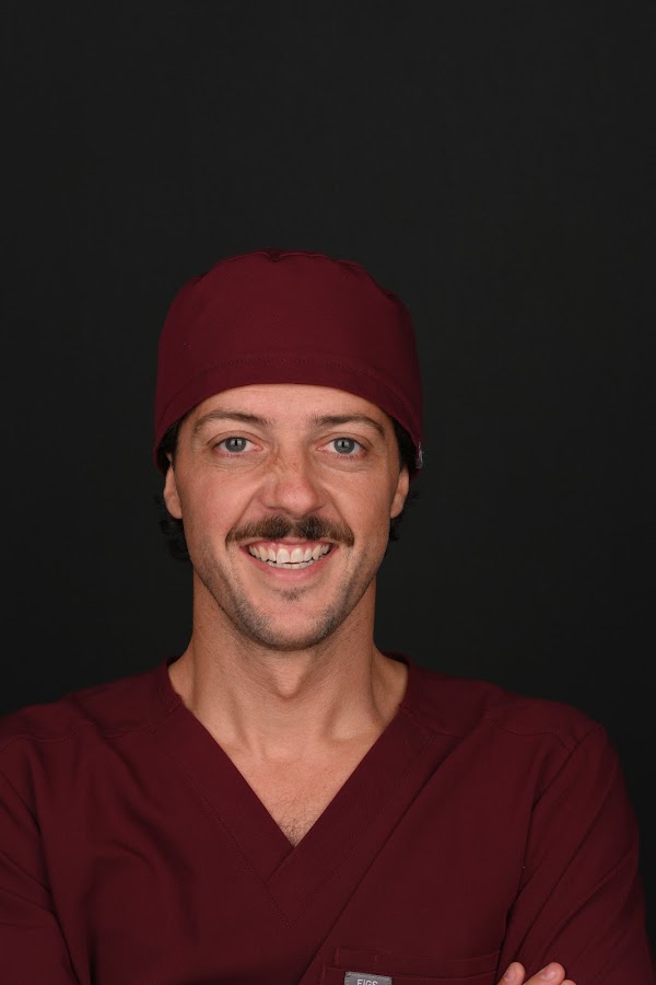 Dr Antoine Leuret - Esthétique dentaire, facettes, implants dentaires, chirurgie des gencives