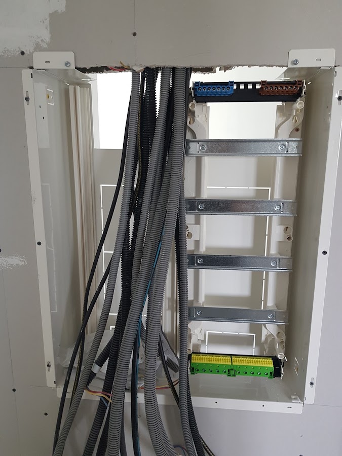 Electricien PAU Dépannage, travaux neufs, rénovation, mise aux normes, HK ELEC