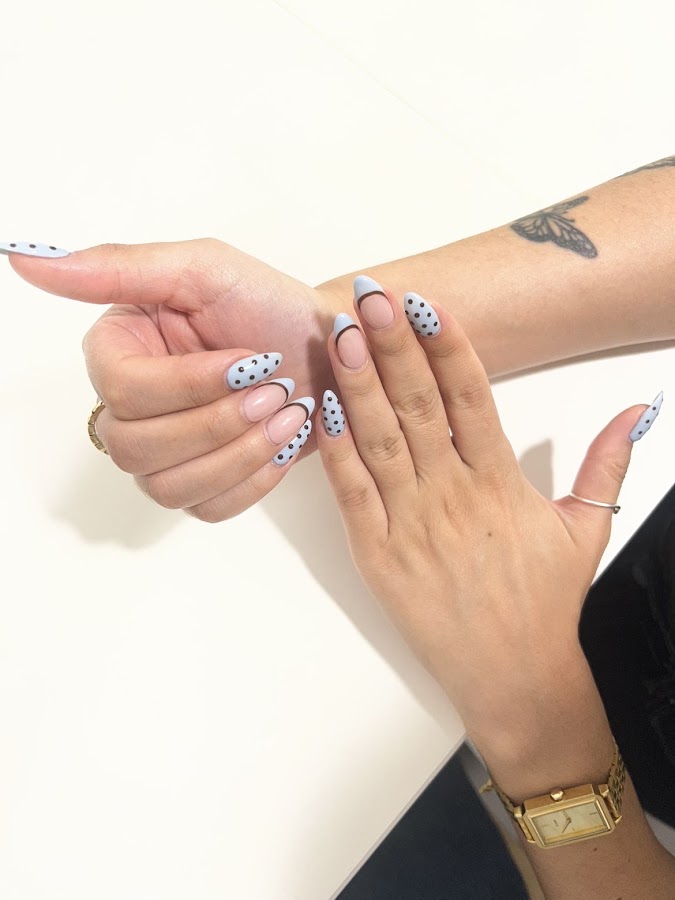 O Zoli Nails