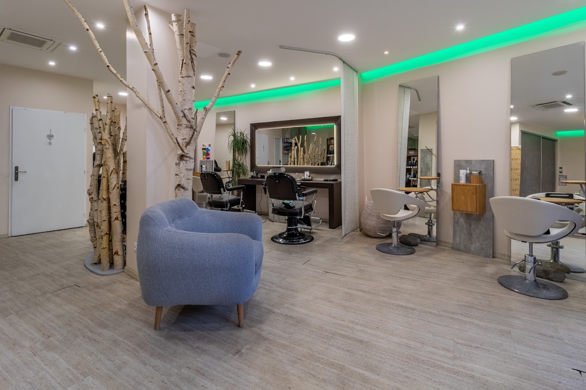 Akhira Lourdes | Salon de coiffure & Barbier