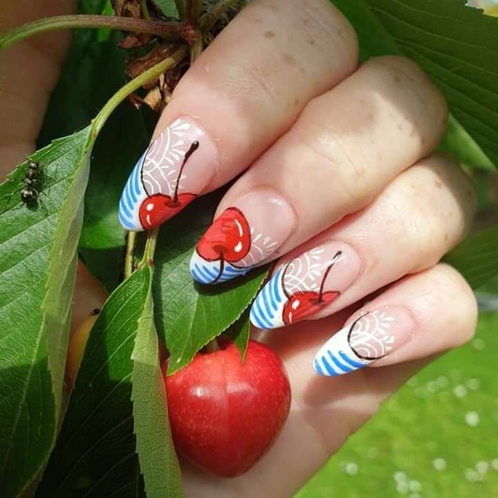 Les Ongles D'Hélène