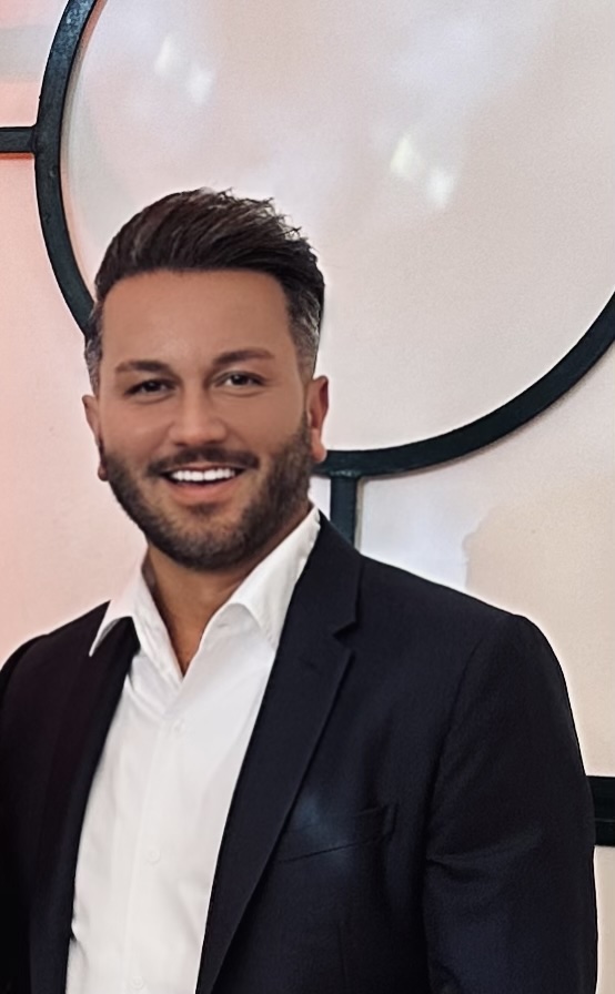 Dr Alex Taghavi - Chirurgien-dentiste