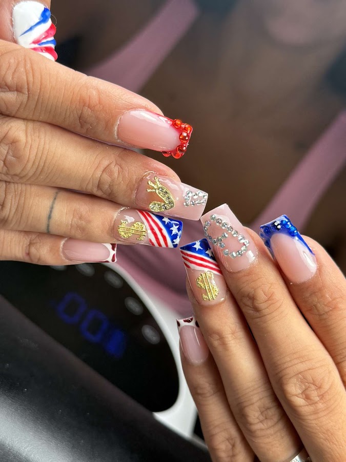Nails by Laura
