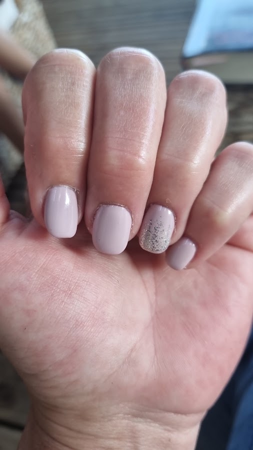 Toulenne ongles