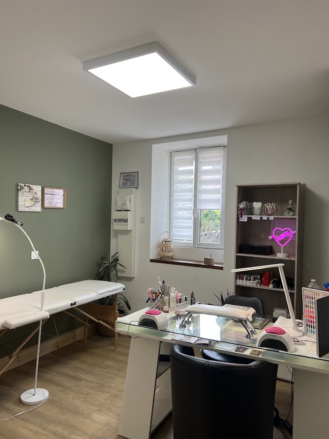 M&B nails Prothesiste ongulaire /manucure russe et pédicure