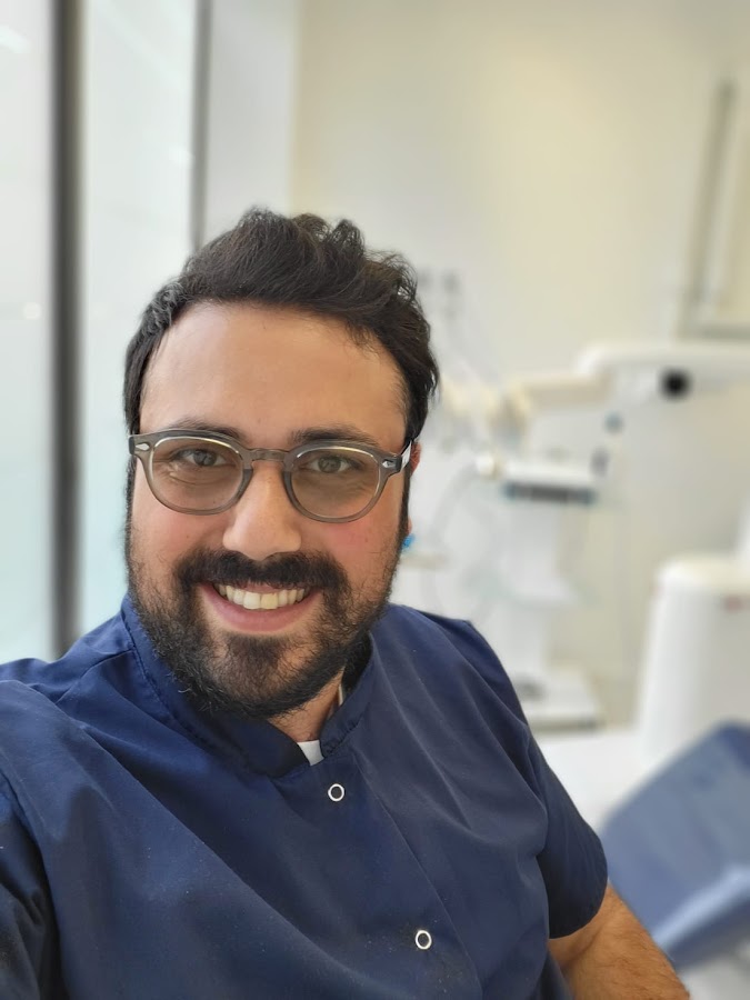 Dr Raphael Assous - Implant dentaire - Greffe osseuse - Blanchiment - Dentiste Eaubonne