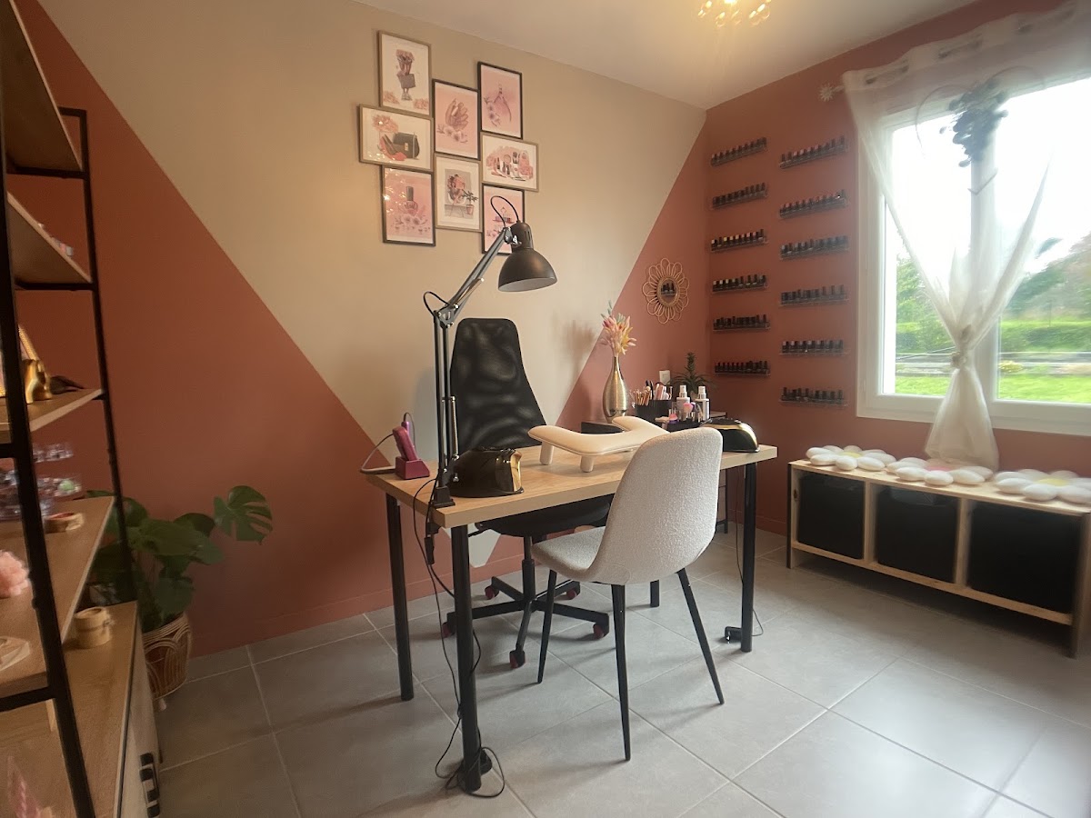 MELA NAILS - ONGLES - PRIGNAC ET MARCAMPS