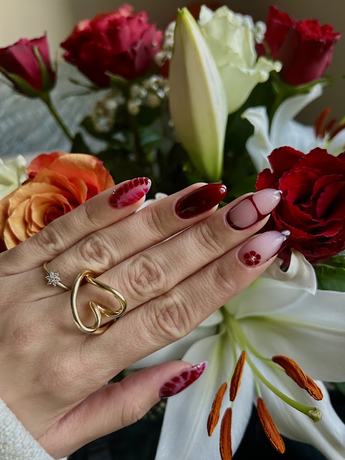 Linecarou Nails