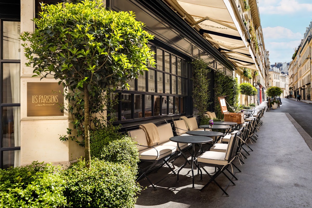 Les Parisiens Restaurant by Thibault Sombardier