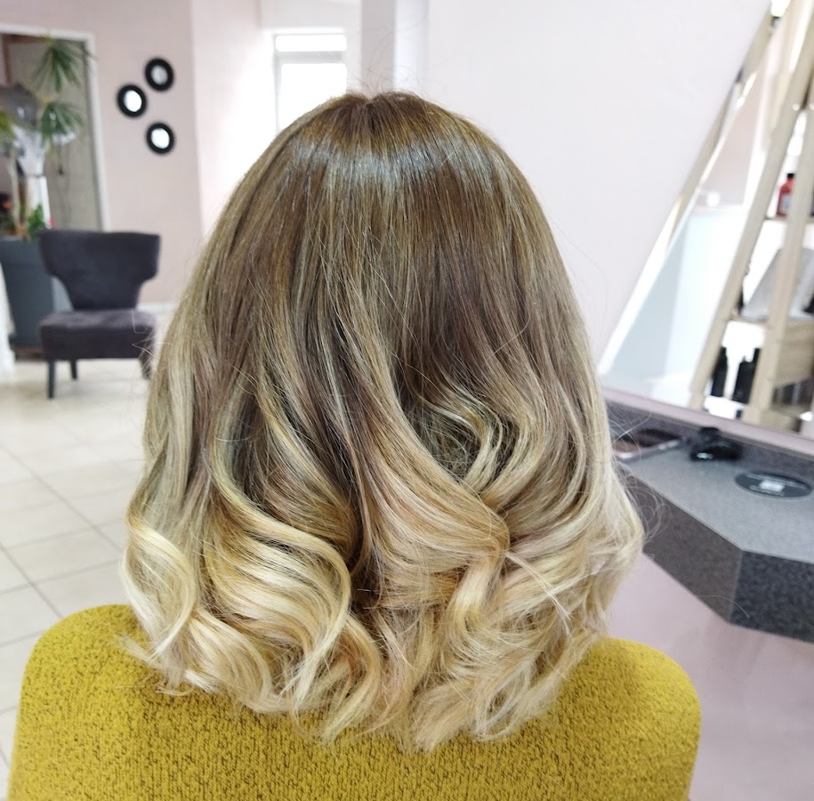 Salon Valérie -coiffure cheveux mi long ,wavy ,coiffure mariage, coiffure tendance, balayage ,ombré hair