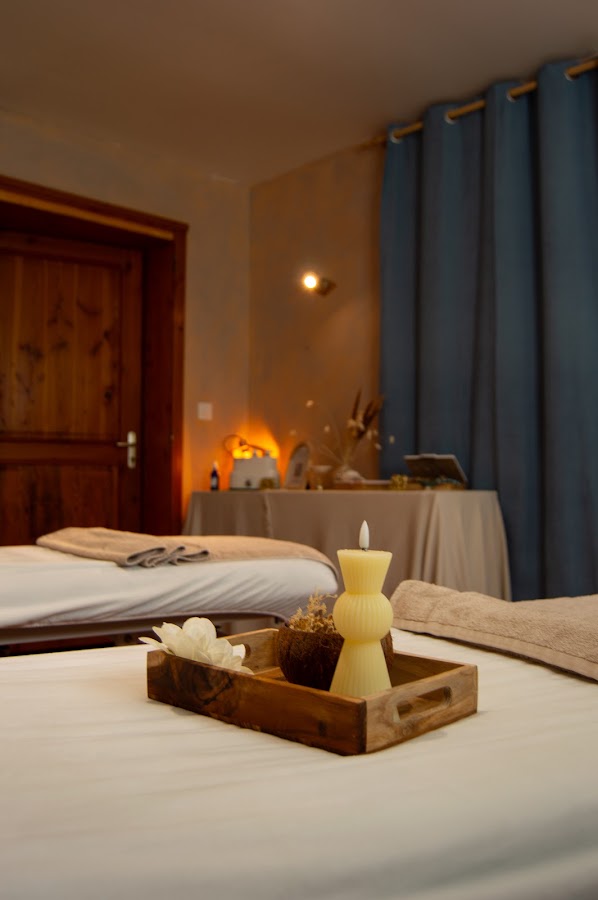 "Les Rituels De Charlyne" institut beauté-Spa , massages " ouvert à toute la famille