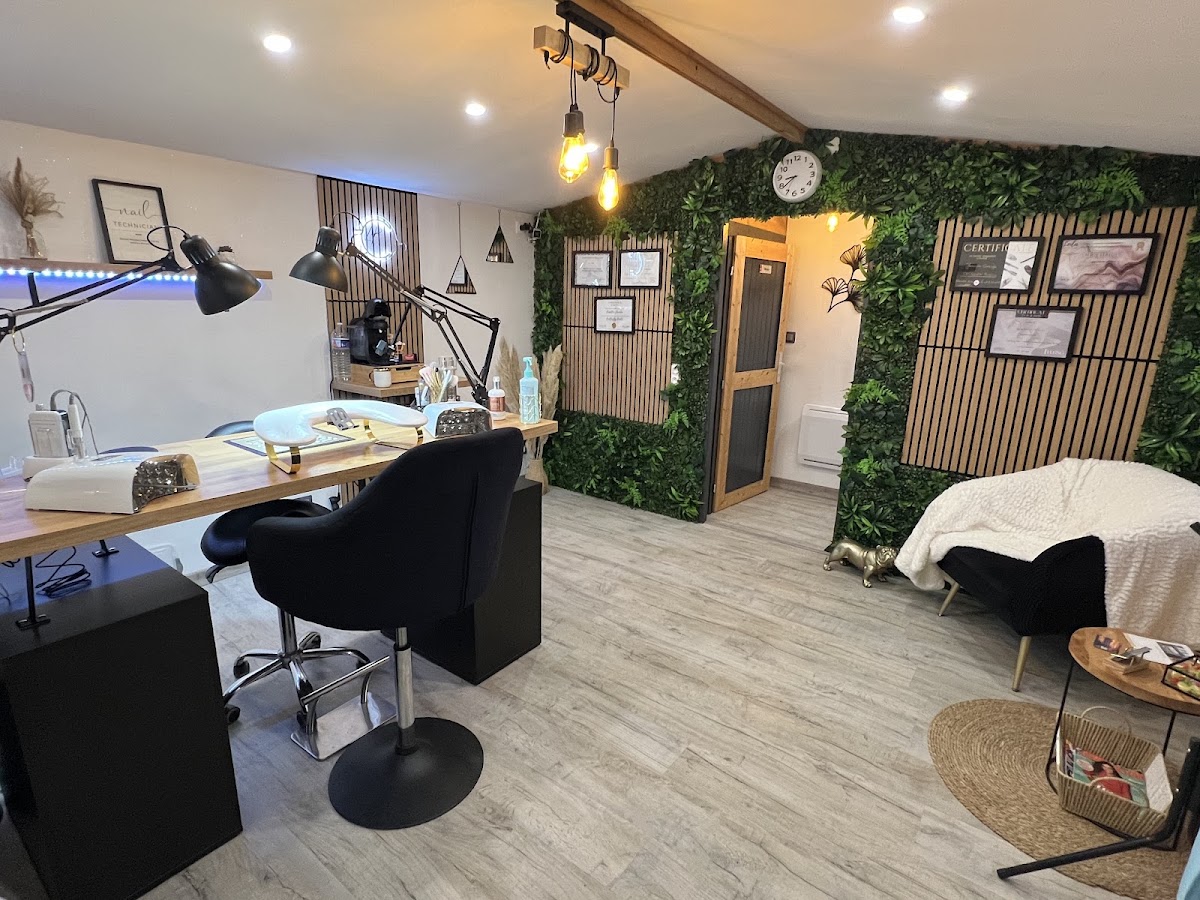 LR Nail Studio